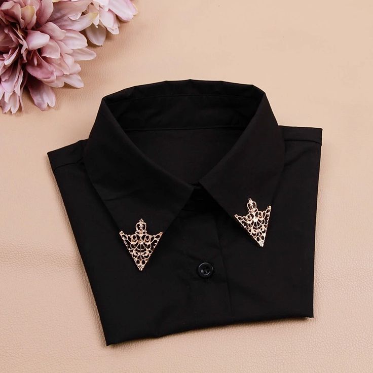 "Art deco collar rim in 18k gold, men’s formal fashion accessory"