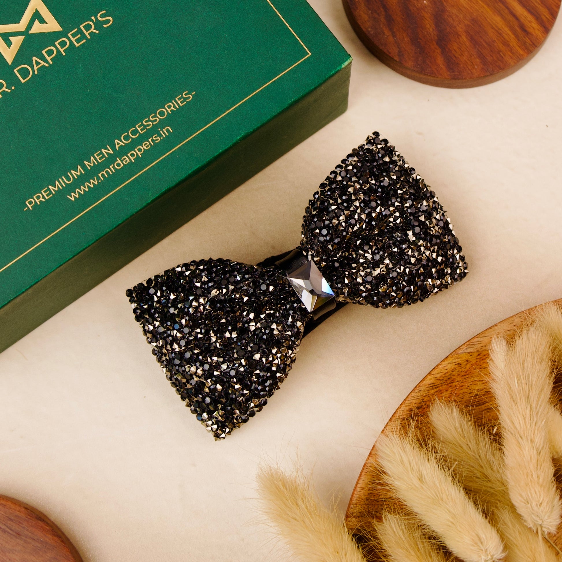Sparkle Bow Tie In Black